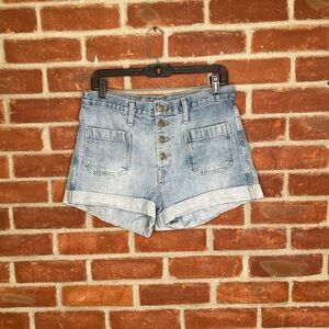 Levi’s light wash jeans shorts